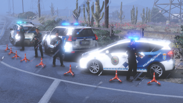 Toyota Prius+,Toyota Land Cruiser 2019 y Ford Kuga de la Policía Local de Galicia.