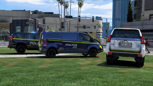 Ford Transit Custom y Toyota Land Cruiser 2019 de la Policía Local de Málaga G.O.A